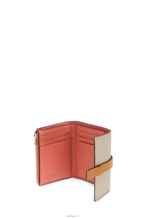 Loewe малък вертикален портфейл от мека зърнеста телешка кожа F84B81221 Жени лек овес/мед