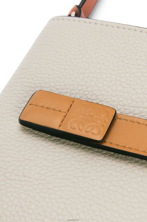 Loewe компактен портфейл с цип от мека зърнеста телешка кожа F84B81222 Жени лек овес/мед