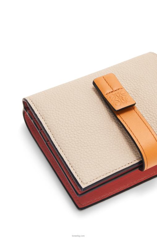 Loewe компактен портфейл с цип от мека зърнеста телешка кожа F84B81222 Жени лек овес/мед