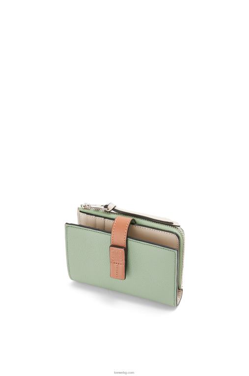 Loewe тънък двоен портфейл с цип от мека зърнеста телешка кожа F84B81224 Жени розмарин/тен