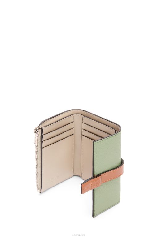 Loewe малък вертикален портфейл от мека зърнеста телешка кожа F84B81225 Жени розмарин/тен