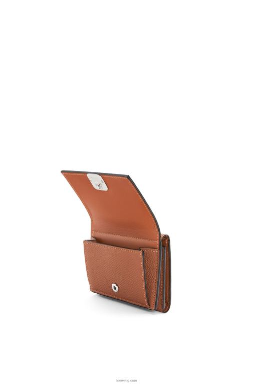 Loewe анаграм троен портфейл от зърнеста телешка кожа F84B81230 Жени тен
