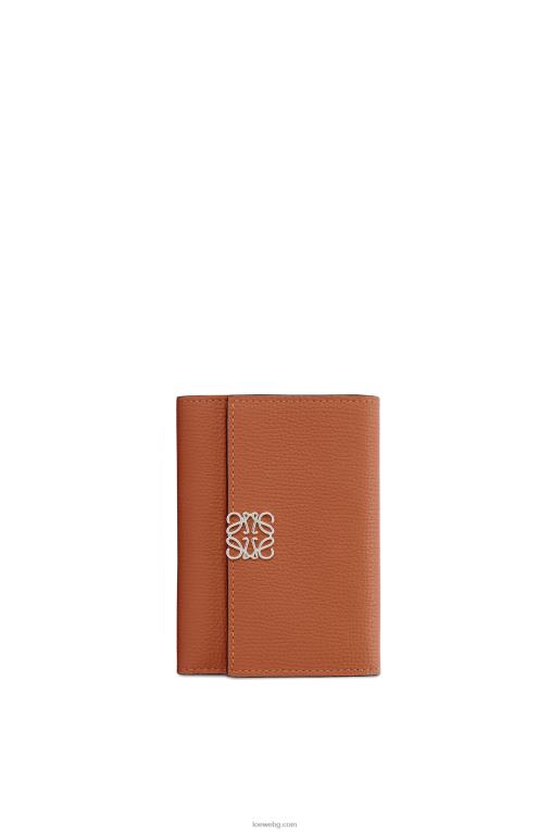 Loewe анаграм малък вертикален портфейл от зърнеста телешка кожа F84B81231 Жени тен