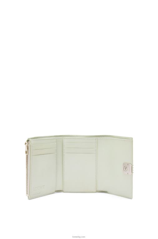 Loewe анаграм малък вертикален портфейл от зърнеста телешка кожа F84B81234 Жени светъл селадон