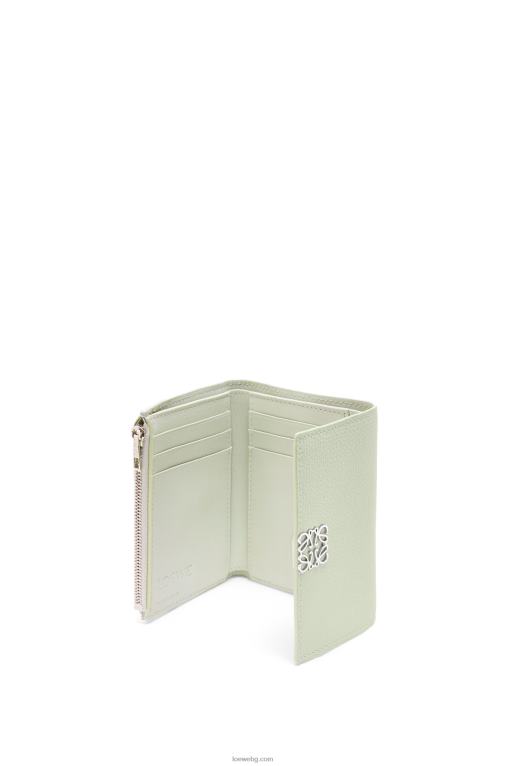 Loewe анаграм малък вертикален портфейл от зърнеста телешка кожа F84B81234 Жени светъл селадон