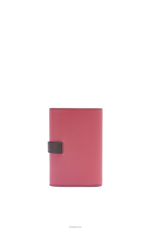 Loewe малък вертикален портфейл от мека зърнеста телешка кожа F84B81243 Жени роза/шоколад