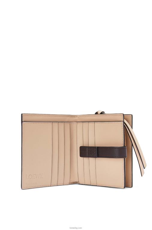 Loewe компактен портфейл с цип от мека зърнеста телешка кожа F84B81244 Жени роза/шоколад