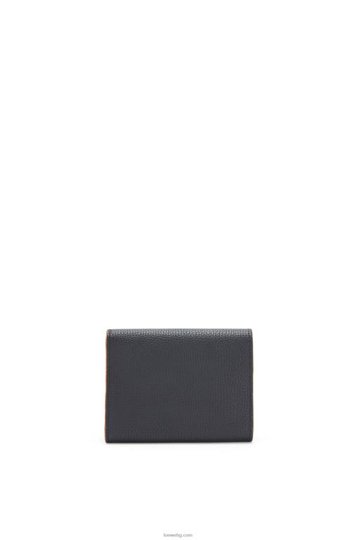 Loewe анаграм троен портфейл от зърнеста телешка кожа F84B81245 Жени черен