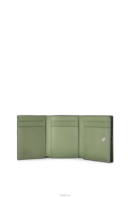 Loewe анаграм троен портфейл от зърнеста телешка кожа F84B81247 Жени розмарин