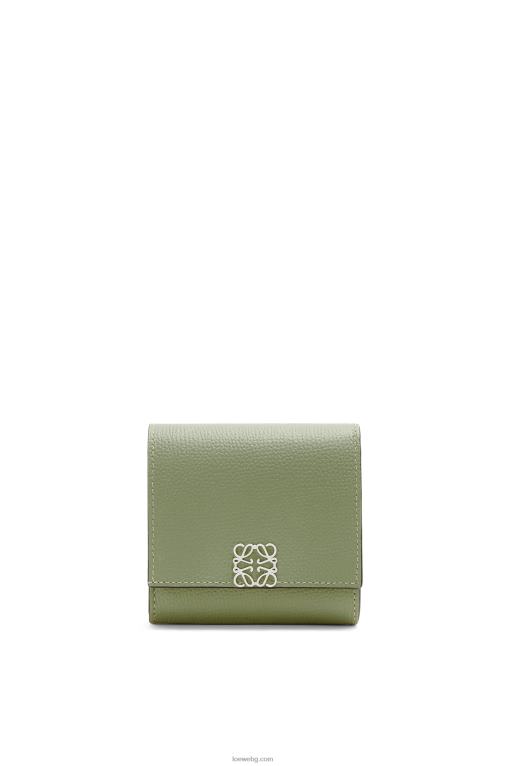 Loewe анаграм компактен портфейл с капак от телешка кожа с камъчета F84B81248 Жени розмарин