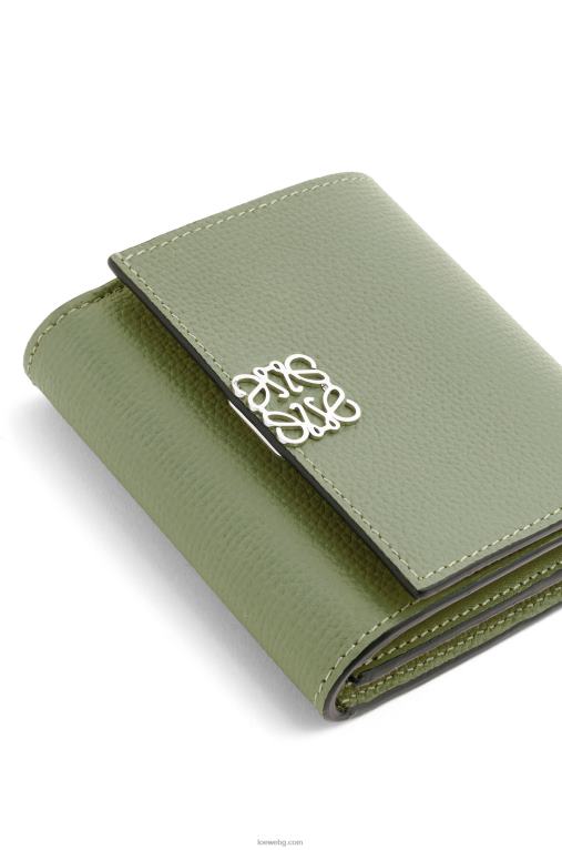 Loewe анаграм компактен портфейл с капак от телешка кожа с камъчета F84B81248 Жени розмарин