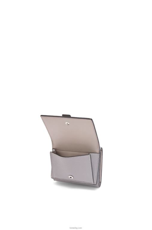 Loewe сгъваем портфейл от мека зърнеста телешка кожа F84B81250 Жени перлено сиво/светло бледозелено