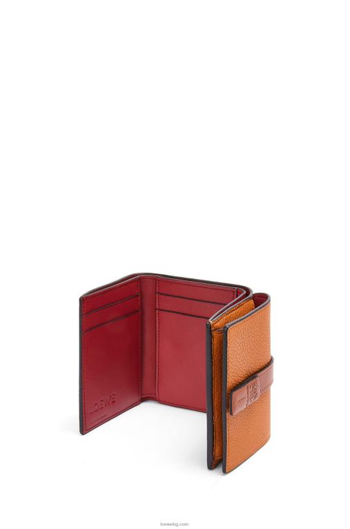 Loewe сгъваем портфейл от мека зърнеста телешка кожа F84B81254 Жени светъл карамел/пекан