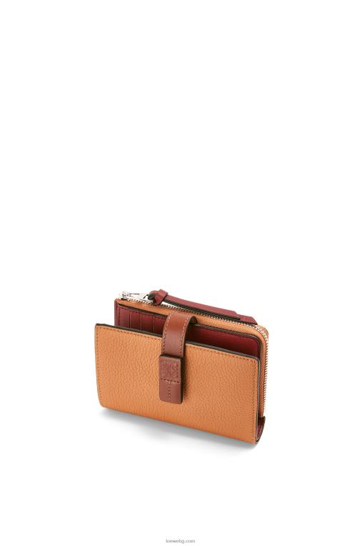 Loewe тънък двоен портфейл с цип от мека зърнеста телешка кожа F84B81255 Жени светъл карамел/пекан