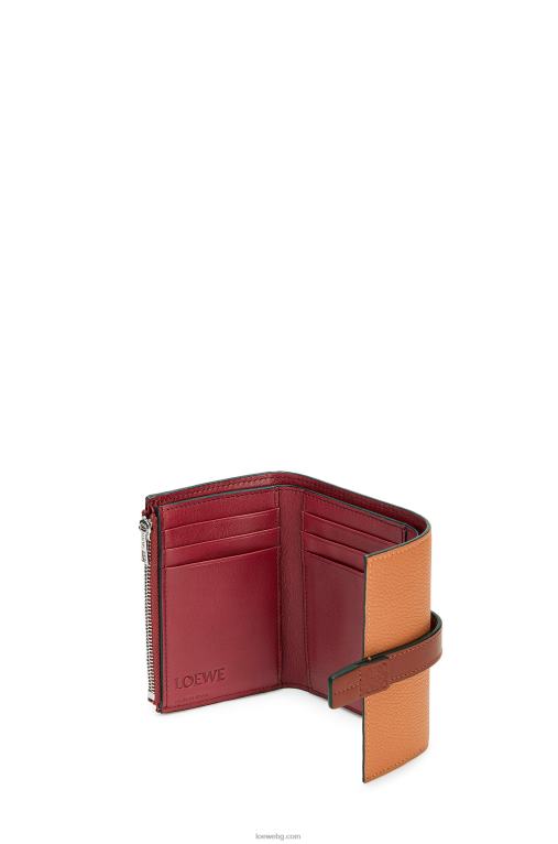 Loewe малък вертикален портфейл от мека зърнеста телешка кожа F84B81256 Жени светъл карамел/пекан