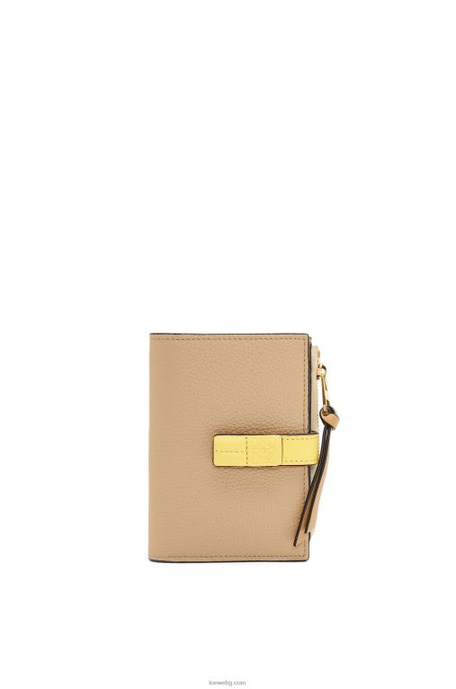 Loewe тънък двоен портфейл с цип от мека зърнеста телешка кожа F84B81265 Жени масло/блед лимон
