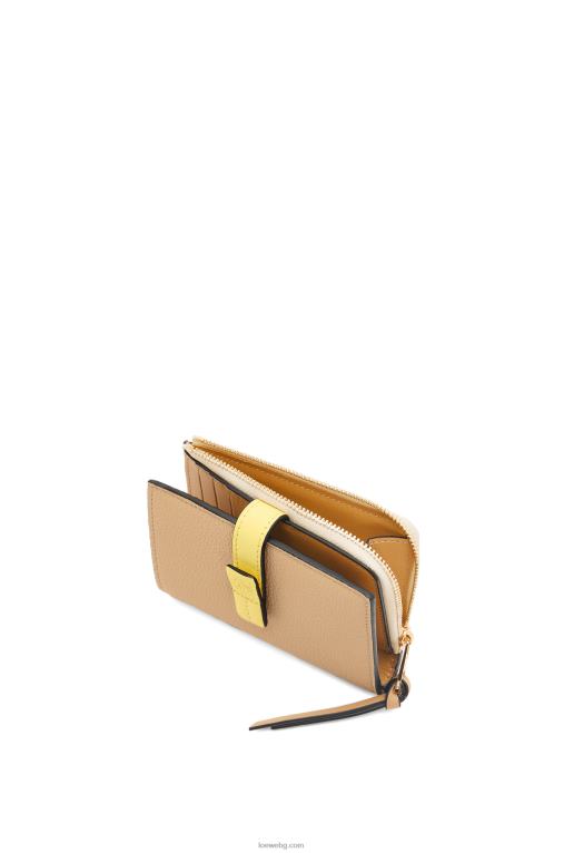 Loewe тънък двоен портфейл с цип от мека зърнеста телешка кожа F84B81265 Жени масло/блед лимон