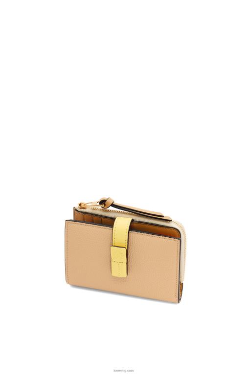 Loewe тънък двоен портфейл с цип от мека зърнеста телешка кожа F84B81265 Жени масло/блед лимон