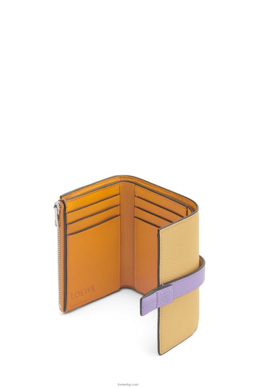 Loewe малък вертикален портфейл от мека зърнеста телешка кожа F84B81267 Жени тъмно масло/лилаво