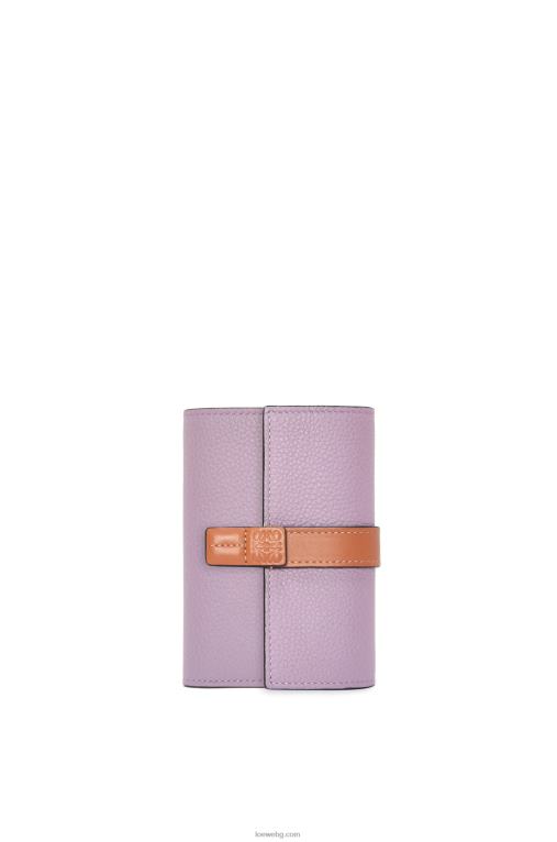 Loewe малък вертикален портфейл от мека зърнеста телешка кожа F84B81270 Жени мръсно лилаво/тен