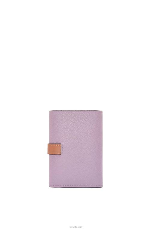 Loewe малък вертикален портфейл от мека зърнеста телешка кожа F84B81270 Жени мръсно лилаво/тен