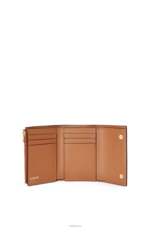 Loewe повтарящ се малък вертикален портфейл от релефна копринена телешка кожа F84B81280 Жени тен