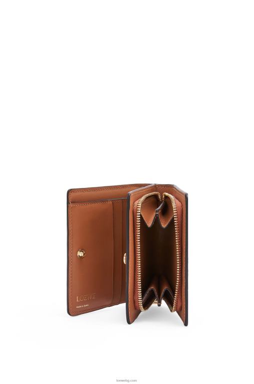 Loewe повторен компактен портфейл с цип от релефна копринена телешка кожа F84B81281 Жени тен