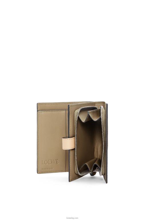 Loewe компактен портфейл с цип от мека зърнеста телешка кожа F84B81288 Жени артишок зелено/прашно бежово