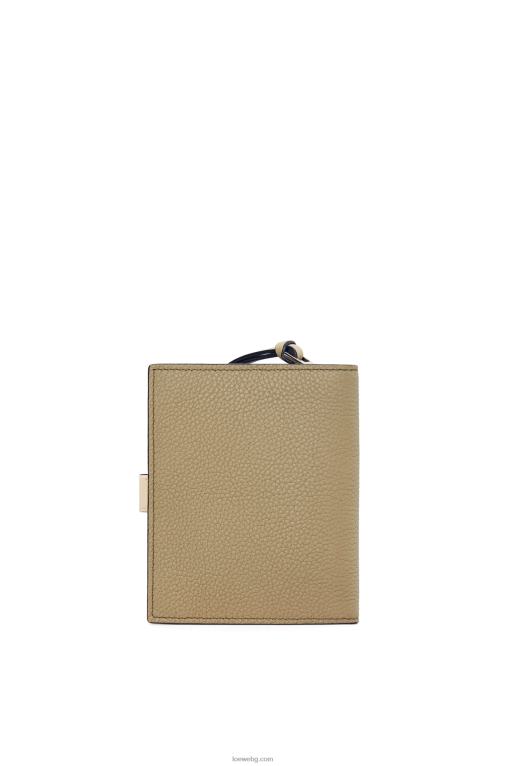 Loewe компактен портфейл с цип от мека зърнеста телешка кожа F84B81288 Жени артишок зелено/прашно бежово