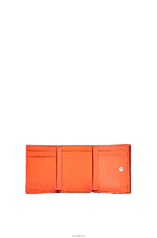 Loewe анаграм троен портфейл от зърнеста телешка кожа F84B81293 Жени оранжево