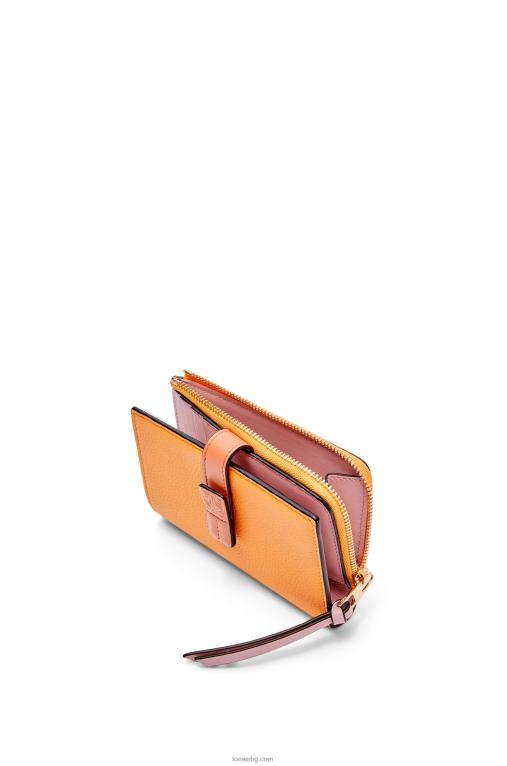 Loewe тънък двоен портфейл с цип от мека зърнеста телешка кожа F84B81299 Жени мандаринов/коралов риф