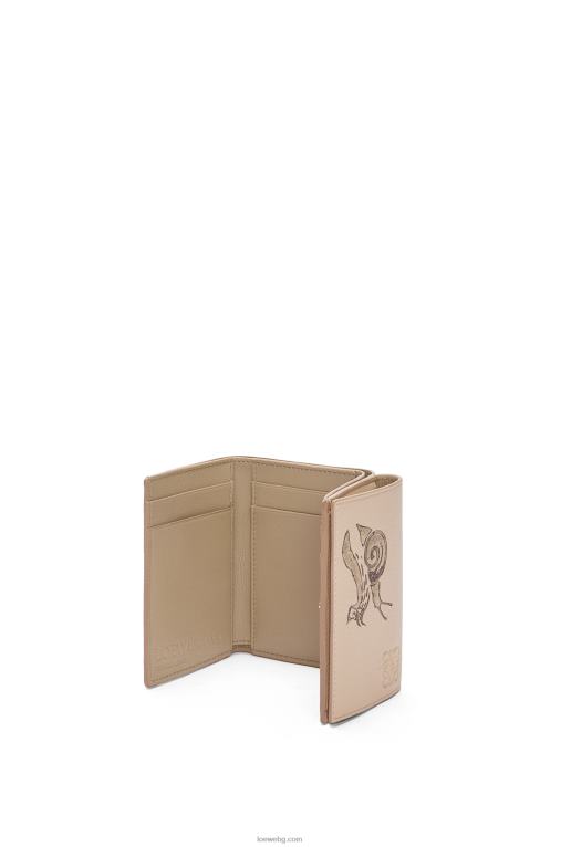 Loewe троен портфейл тип охлюв от класическа телешка кожа F84B81300 Жени прашно бежово