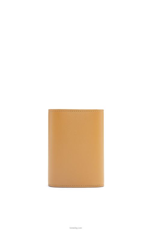Loewe бухал малък вертикален портфейл от класическа телешка кожа F84B81306 Жени дюна