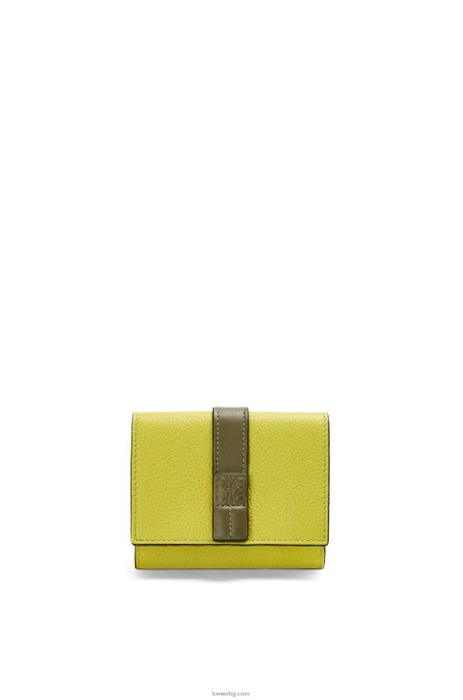 Loewe сгъваем портфейл от мека зърнеста телешка кожа F84B81311 Жени лайм жълто/зелено авокадо