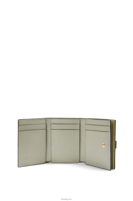 Loewe сгъваем портфейл от мека зърнеста телешка кожа F84B81311 Жени лайм жълто/зелено авокадо