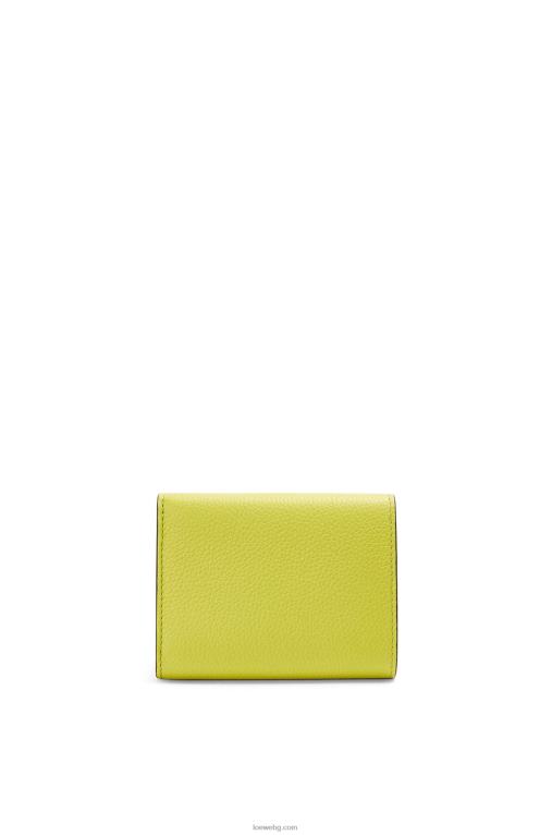 Loewe сгъваем портфейл от мека зърнеста телешка кожа F84B81311 Жени лайм жълто/зелено авокадо