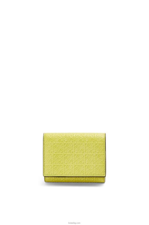 Loewe повторен троен портфейл от релефна копринена телешка кожа F84B81317 Жени лайм жълто