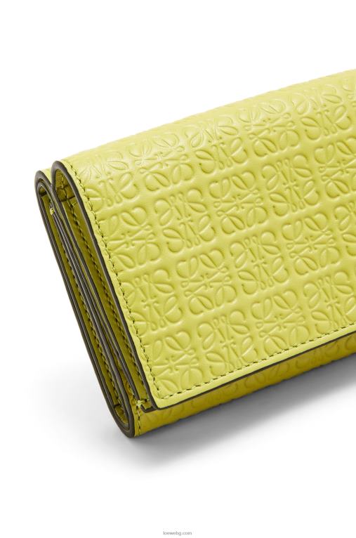 Loewe повторен троен портфейл от релефна копринена телешка кожа F84B81317 Жени лайм жълто
