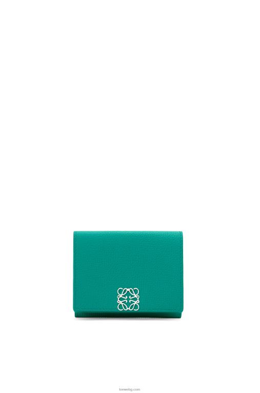 Loewe анаграм троен портфейл от зърнеста телешка кожа F84B81319 Жени изумрудено зелено