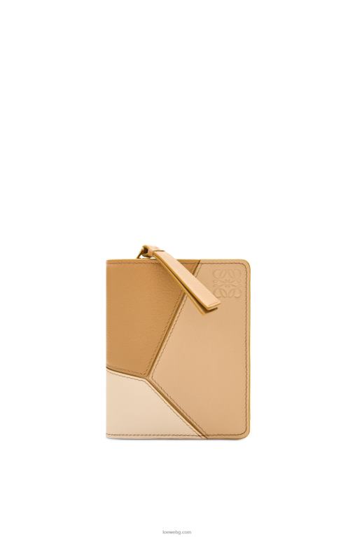 Loewe puzzle компактен портфейл с цип от класическа телешка кожа F84B81212 Жени ангора/прашно бежово