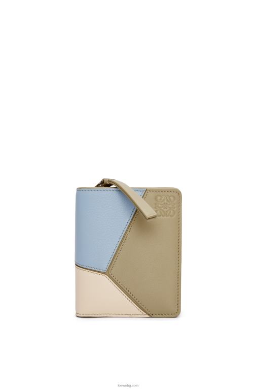 Loewe puzzle компактен портфейл с цип от класическа телешка кожа F84B81213 Жени прашно синьо/градински цвят зелено