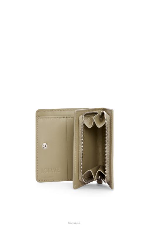 Loewe puzzle компактен портфейл с цип от класическа телешка кожа F84B81213 Жени прашно синьо/градински цвят зелено