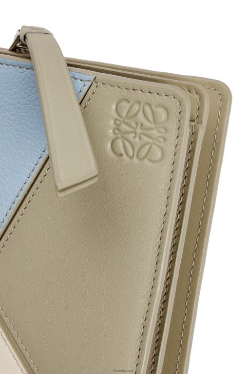 Loewe puzzle компактен портфейл с цип от класическа телешка кожа F84B81213 Жени прашно синьо/градински цвят зелено
