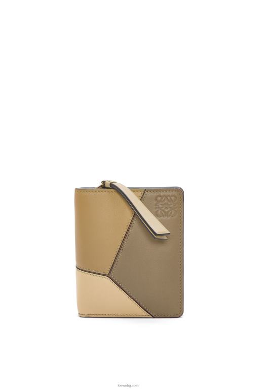 Loewe puzzle компактен портфейл с цип от класическа телешка кожа F84B81259 Жени глина зелено/масло