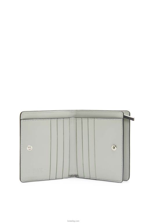 Loewe puzzle компактен портфейл с цип от класическа телешка кожа F84B81261 Жени пепеляво сиво/светъл селадон