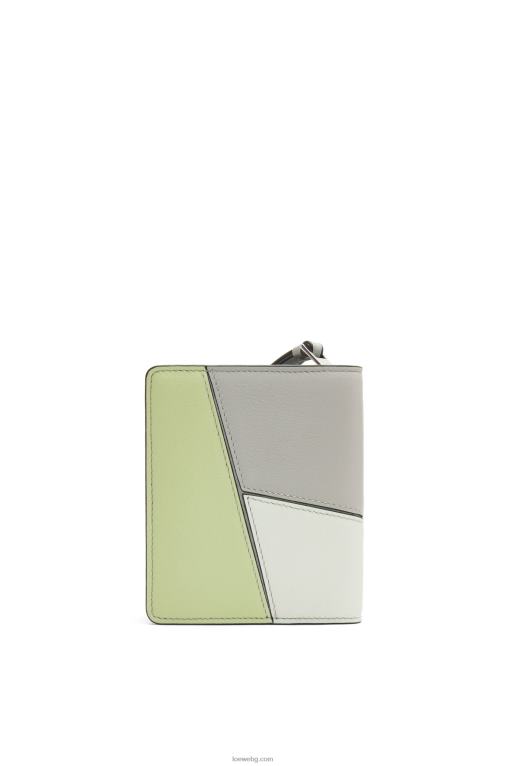 Loewe puzzle компактен портфейл с цип от класическа телешка кожа F84B81261 Жени пепеляво сиво/светъл селадон