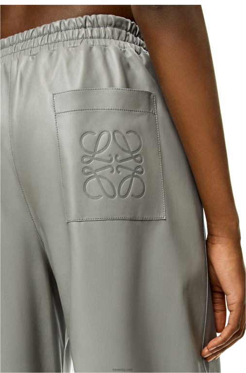 Loewe изрязани панталони от агнешка кожа напа F84B81143 Жени сиво