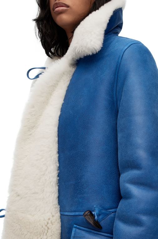 Loewe палто от овчарка F84B81119 Жени бяло/синьо