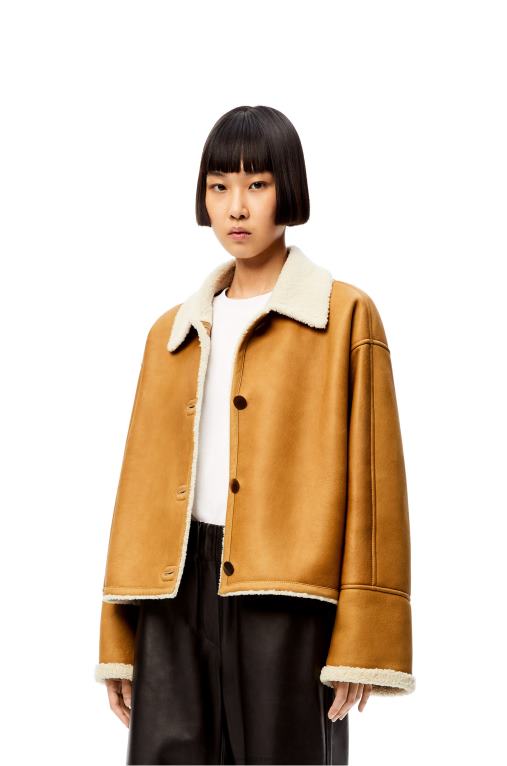 Loewe късо яке от овчарки F84B81148 Жени бяло/камила