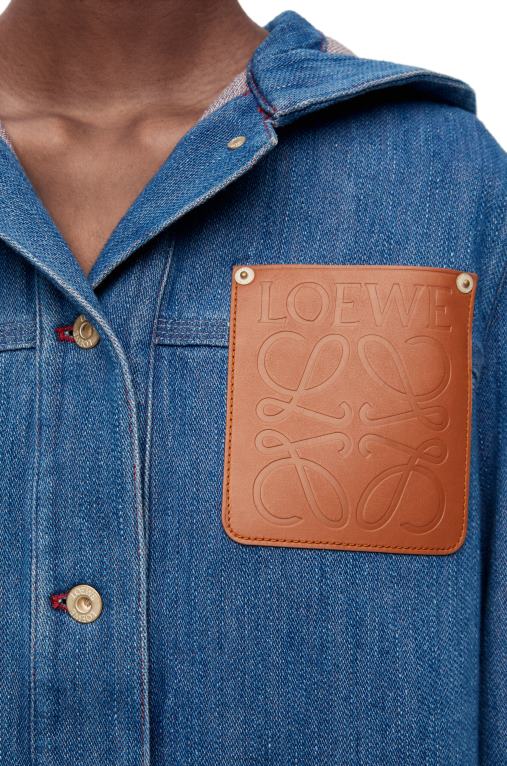 Loewe изрязано работно яке от деним F84B81162 Жени синьо червено